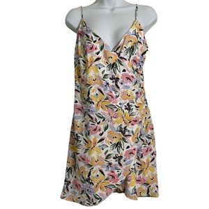 LULU’S Size Medium Find me in the Garden White Floral Dress
